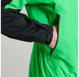 Veste 3 couches impermeable et très légère MAGICA Prometeo de Montura, fabriquée en Europe