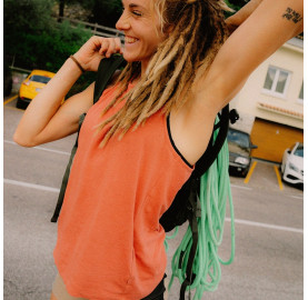 débardeur style épuré et simple avec un col rond