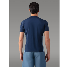 T-shirt technique MOLVENO de AYAQ, fabriqué en EUROPE, respirant pour l’aventure et les efforts intensifs Bleu marine