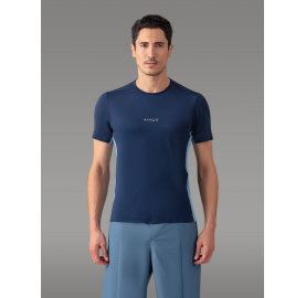 T-shirt technique MOLVENO de AYAQ, fabriqué en EUROPE, respirant pour l’aventure et les efforts intensifs Bleu marine